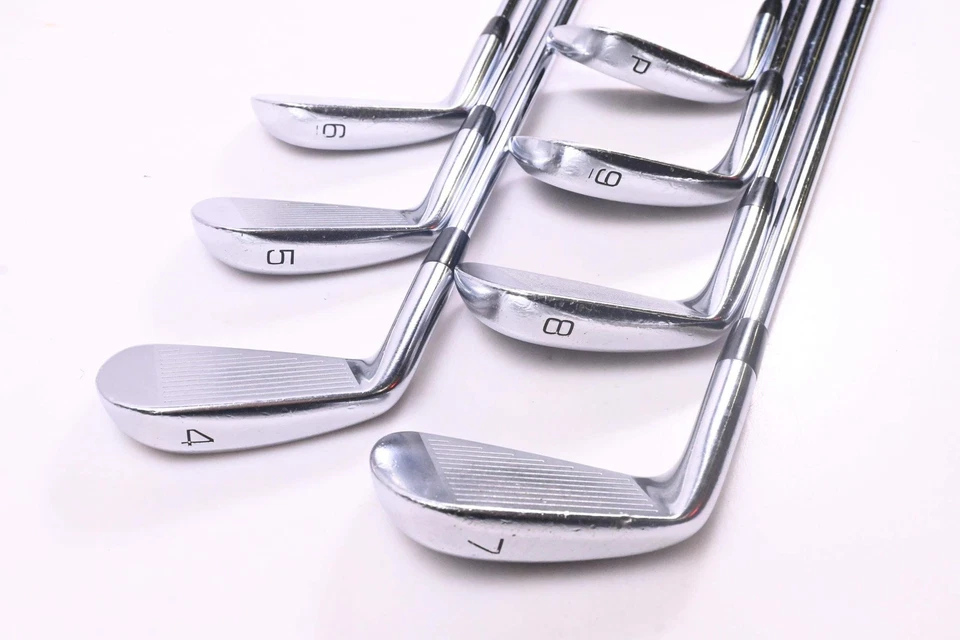 Mizuno JPX 825 Pro Irons / 4-PW / Regular Flex Dynalite Gold XP R300 Shafts - Image 4 of 4