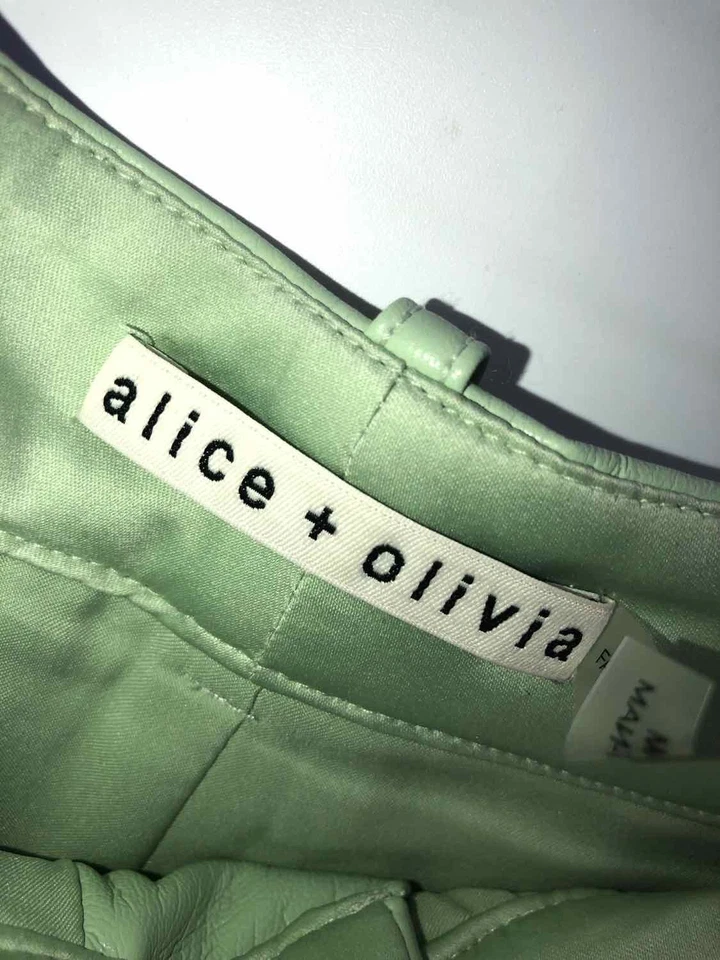 二手 Alice + Olivia 绿色 6 码人造皮革基本短裤 — 第 3/3 张图片