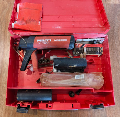Hilti MD 2000 Schwerlast Abdicht-/Dichtpistole Applikator mit Zubehör