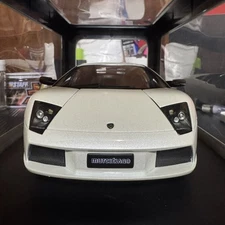 AUTOart Lamborghini Murcielago 2001 1/18 Diecast Model White Full Open New