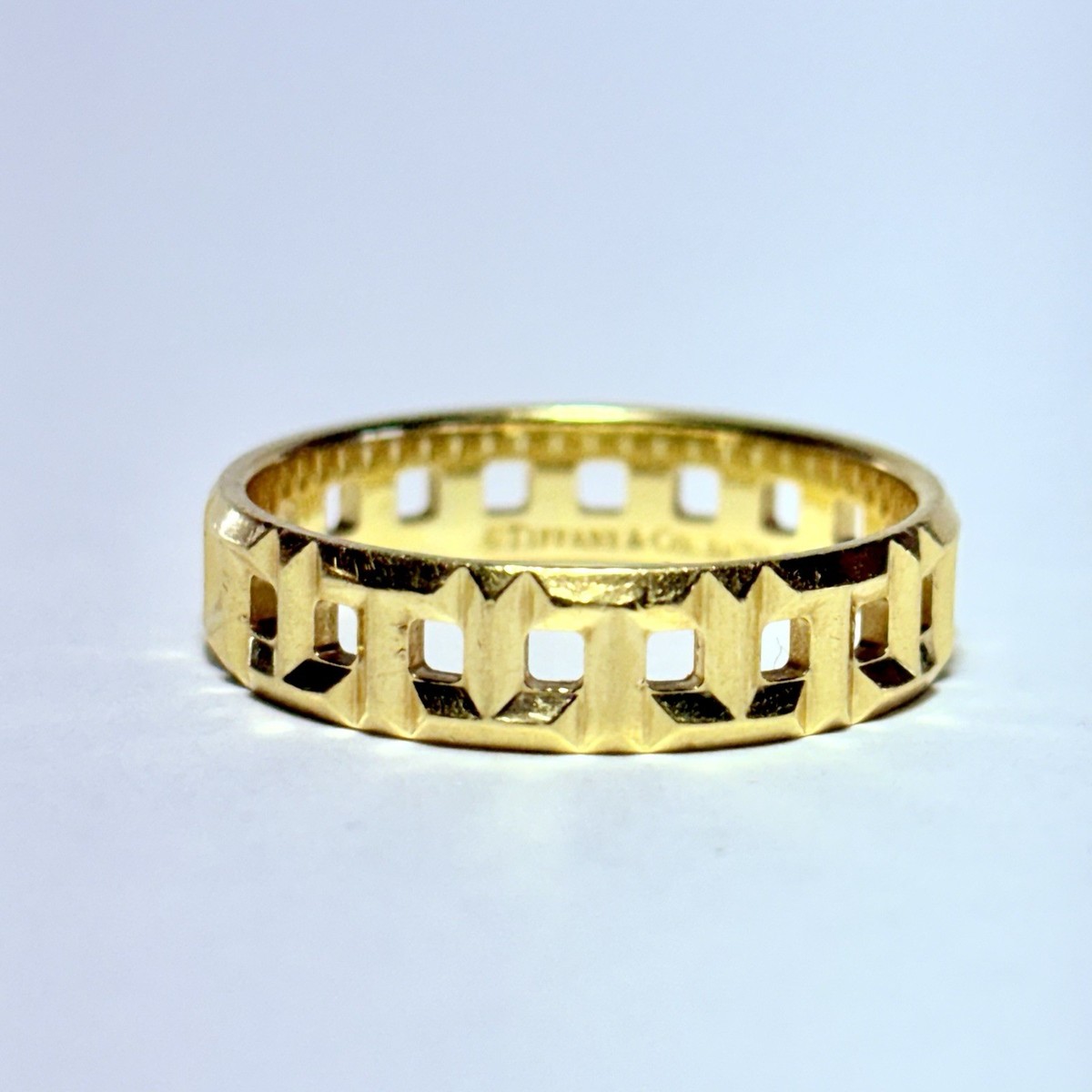 Tiffany Tiffany T True Wide 18K Yellow Gold Size 11