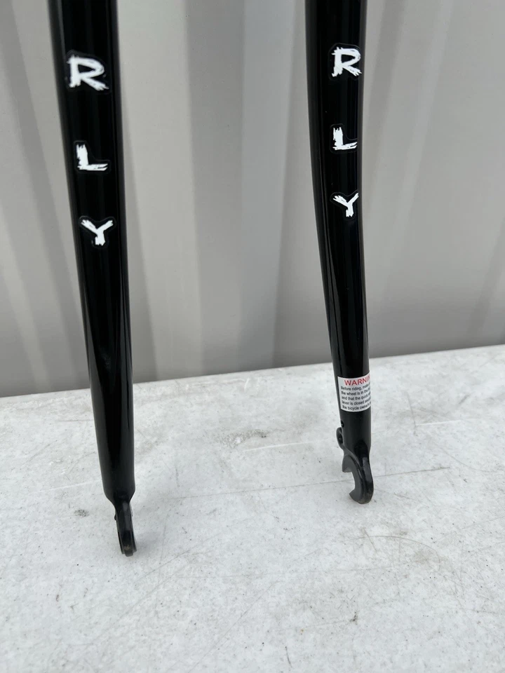 Nuevo ~ Horquilla de carretera Surly Pacer 700c negra 1 1/8" QR sin rosca negra Foto 4 de 4