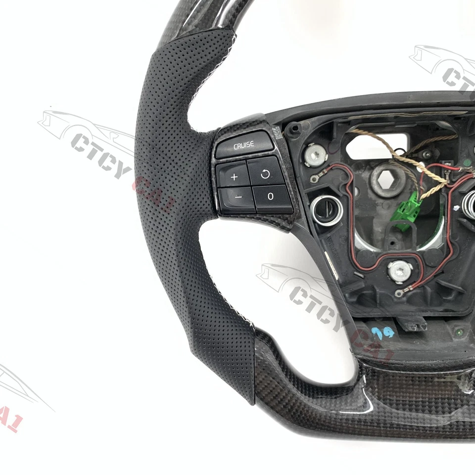 Volante de fibra de carbono personalizado para Volvo S40 V50 C30 C70 2004-2013 con moldura Foto 3 de 4