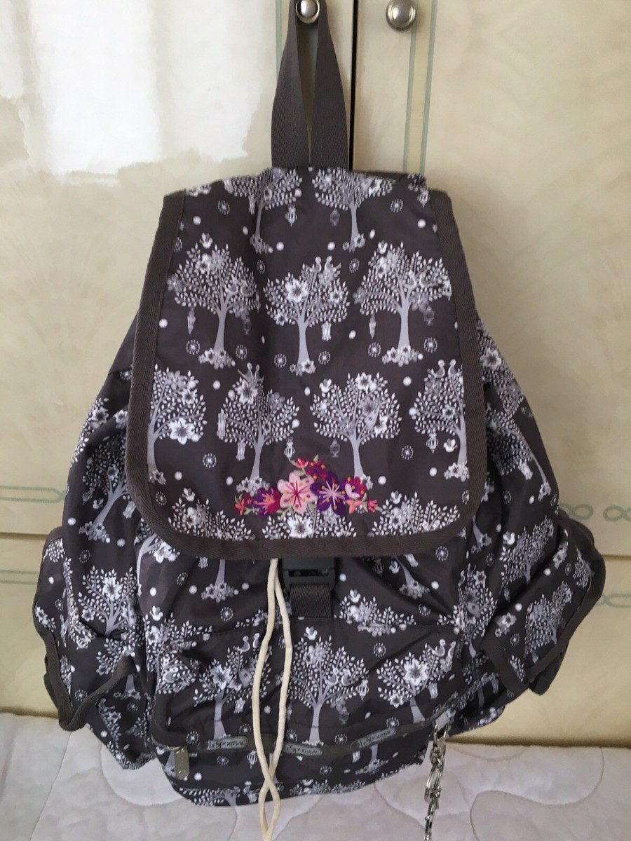 LeSportsac Disney It display picture 2