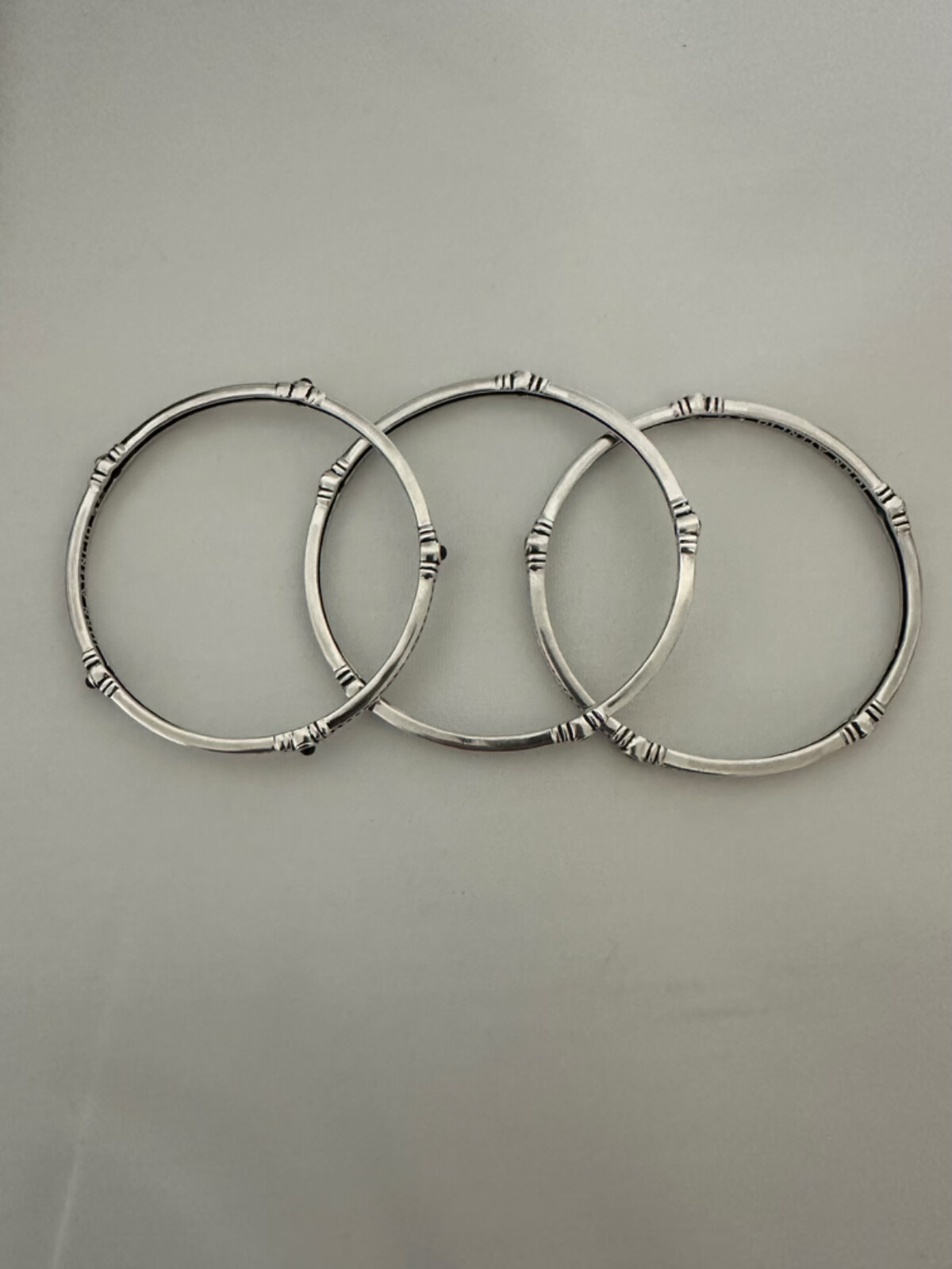 Bracelets John Atencio. 3 stackable multicolored … - image 13