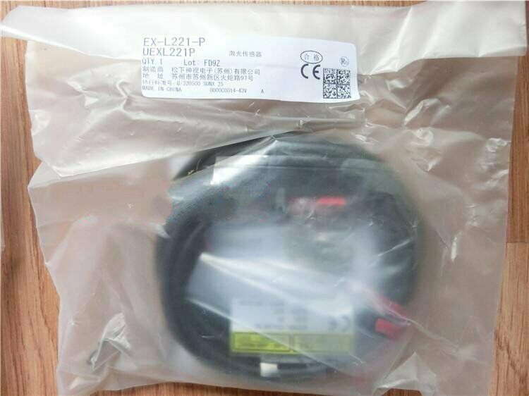 One New Panasonic EX-L221-P Laser Sensor EXL221P Free Shipping