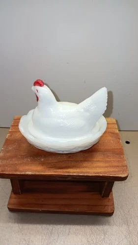 Vintage Westmoreland 3.5” Milk Glass Hen On Nest
