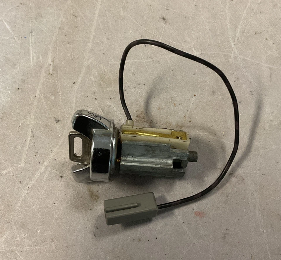 CILINDRO LLAVE ENCENDIDO FORD -MUSTANG-TORINO-MERCURIO-PUMA-LINCOLN 1960-1970s Foto 2 de 4