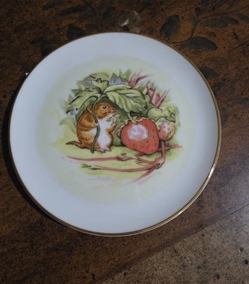 Decorative Ceramic Plate Beatrix Potter's The Tale of Johnny Town-Mouse.