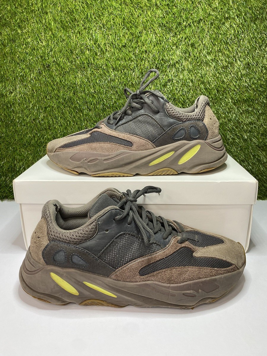 yeezy 700 mens brown