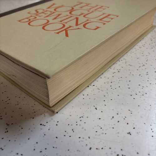 The Vogue Sewing Book Vintage 1973 2nd Edition Hardcover - Picture 3 of 9