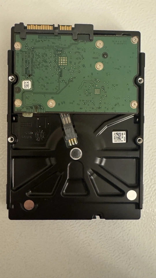 Disco duro SATA 3,5 3 TB para sistema de cámara de vigilancia Seagate Skyhawks Foto 2 de 2