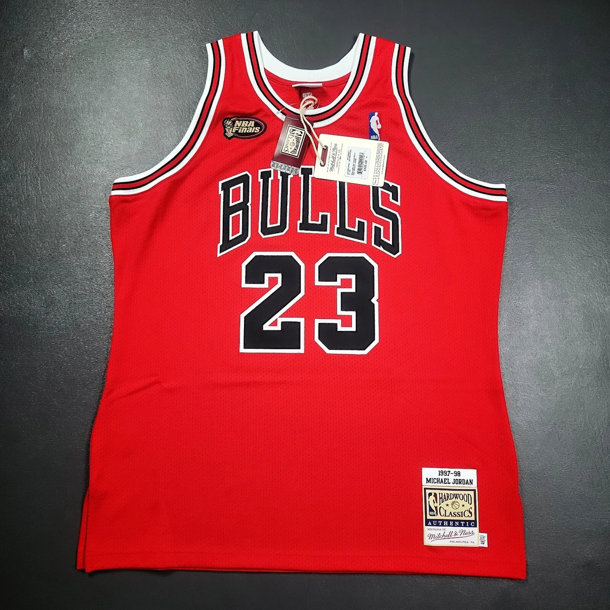 Mitchell & Ness NBA CHICAGO BULLS MICHAEL JORDAN ROAD FINALS 97-98  AUTHENTIC JERSEY