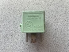 1996-2002 BMW Z3 ROADSTER E36/7   MAKE CONTACT RELAY   61368373700