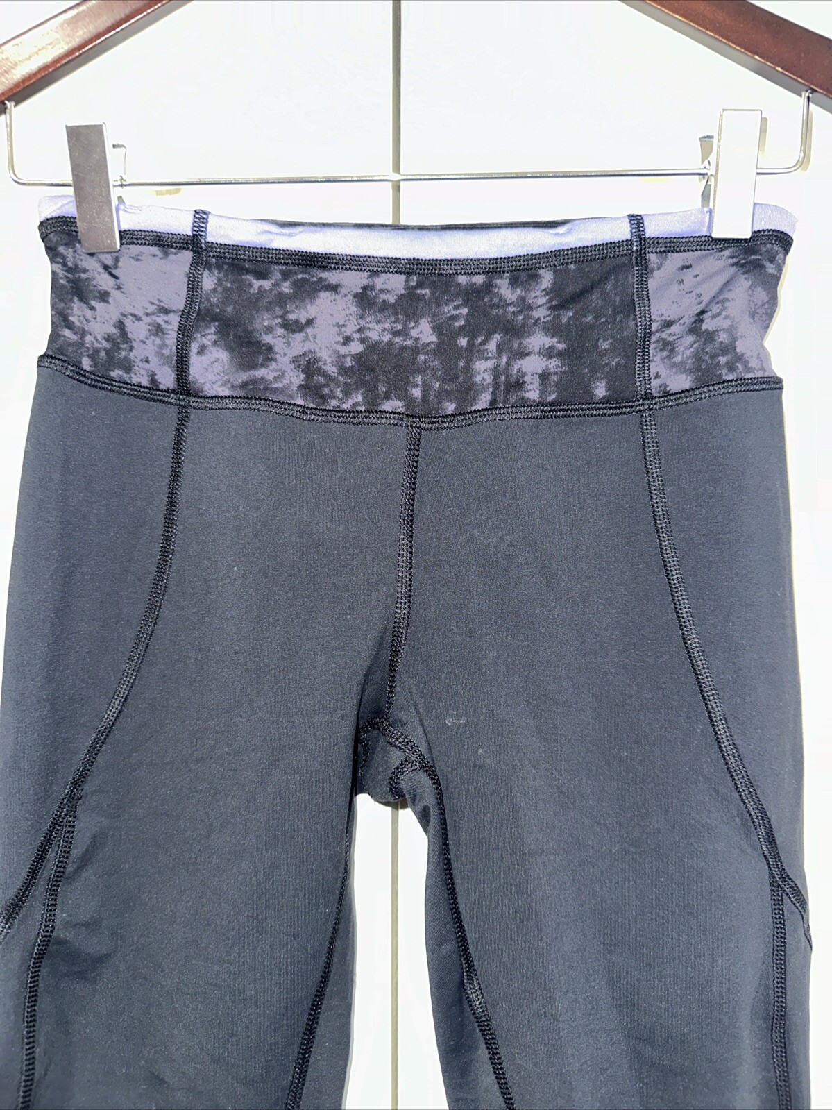 Lululemon Lightweight Drawstring Cropped Capri Le… - image 2