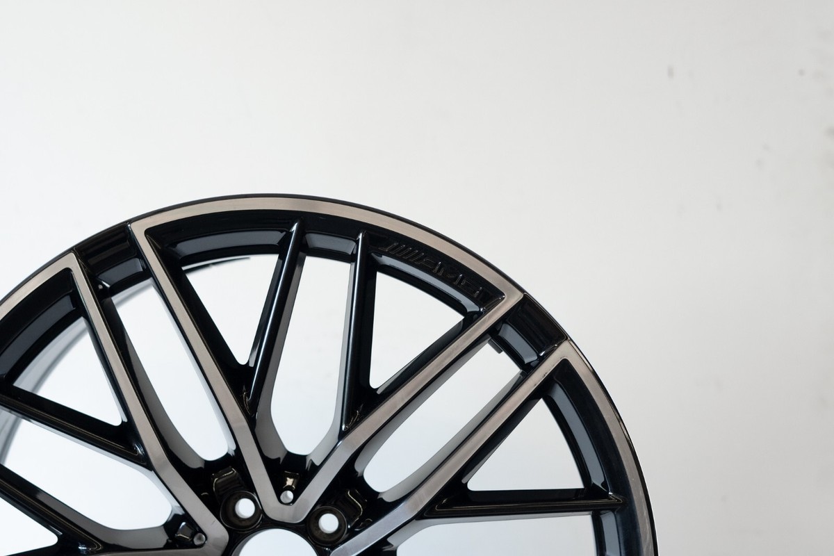 Mercedes GLC43 AMG 21