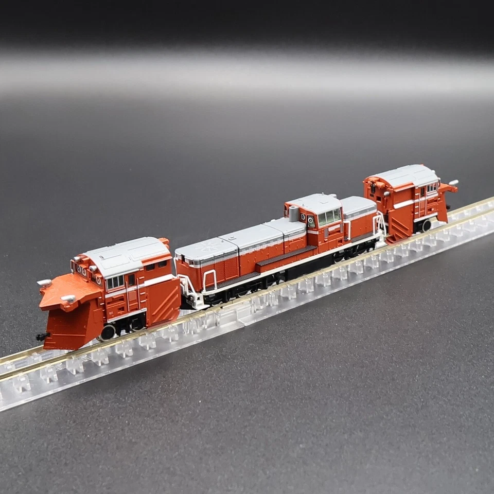 Tomix 2240 - DE15-2500 with Russel Snowplow (JR West) - Spur N