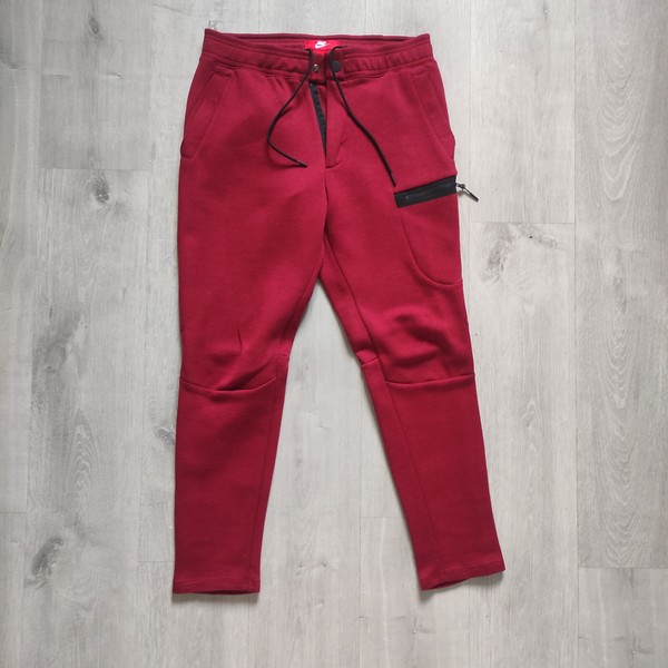 Pantalón Nike Tech granate