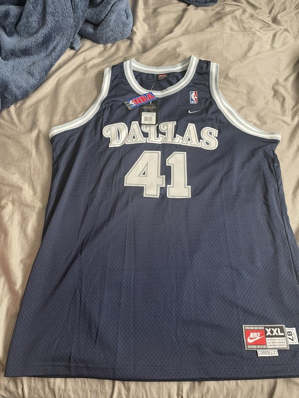 Brand New Dallas Mavericks Dirk Nowitzki Stitched #41 Swingman Jersey Size XXL