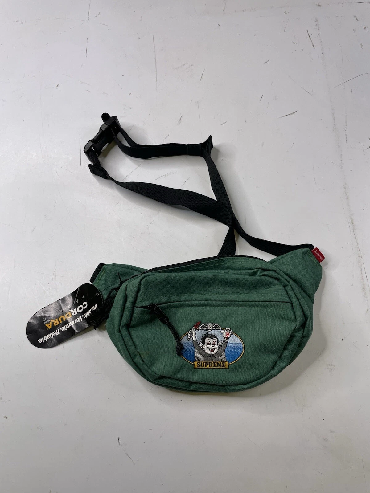 Sac banane Supreme Vampire Boy sac taille vert cordura nylon SS21 Sean Cliver
