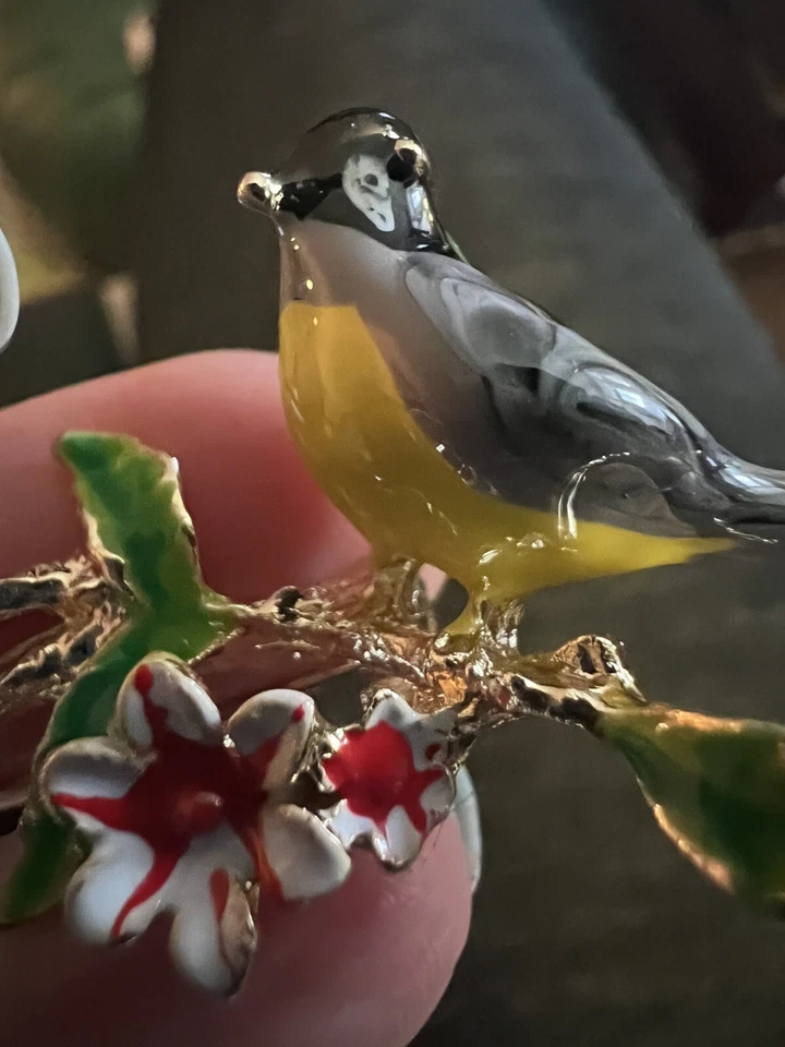 Broche de frambuesa pájaro broche flor billete desollador árbol rama de bayas esmalte dorado Foto 4 de 4