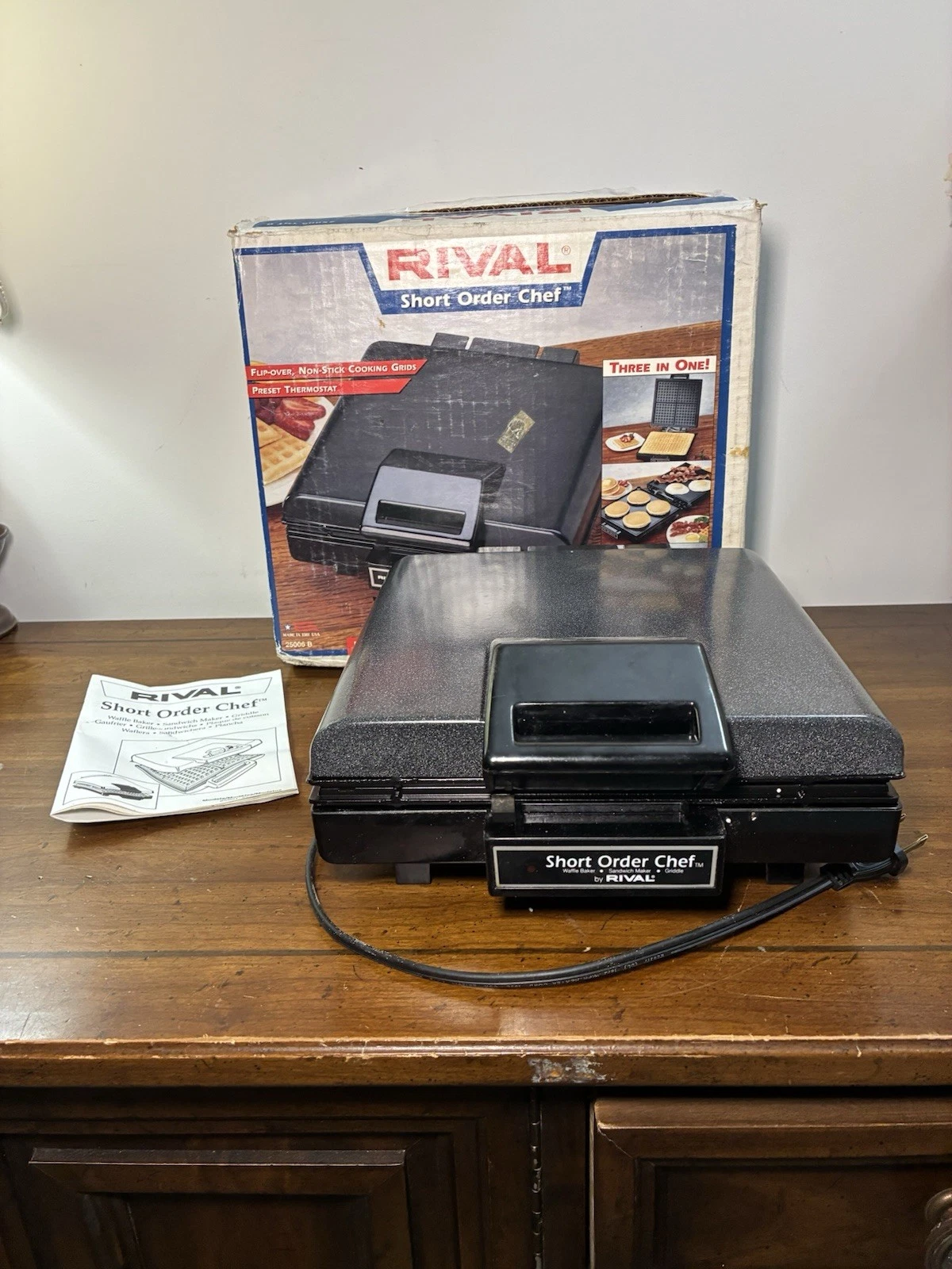 Vintage Rival Short Order Chef 3-in-1 Waffle Maker Griddle Sandwich Press NIB
Opens in a new window