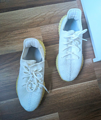 adidas Yeezy Boost 350 V2 Men s US 8 White/Cream Low Top Lace-Up Sneakers