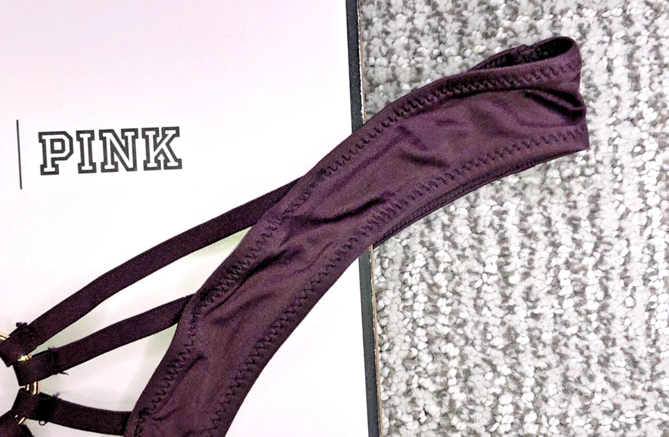 Victoria's Secret Muy Sexy Nuevo Con Etiquetas Anillo Herrajes Entrepierna Tanga Panty Pequeño Púrpura Foto 4 de 4