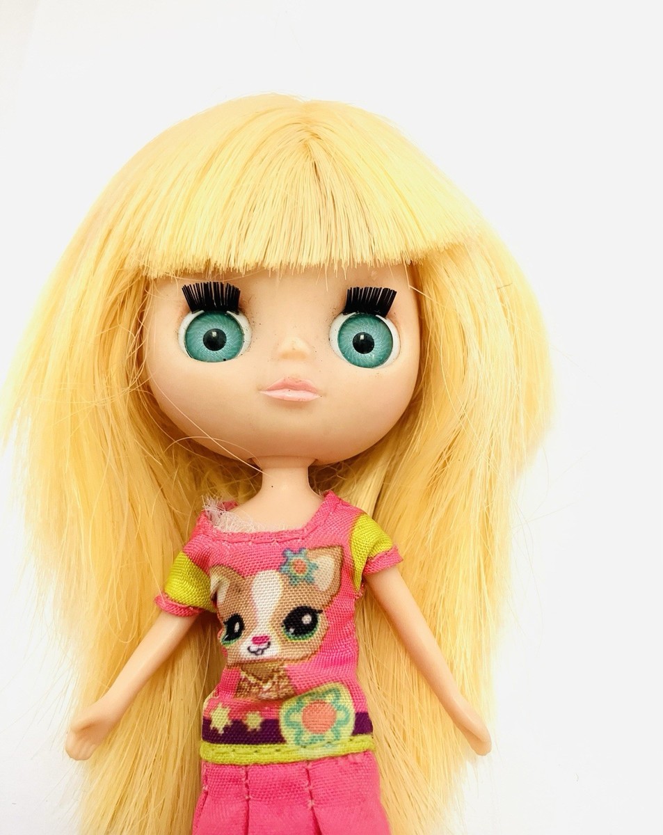 Littlest Pet Shop LPS #B15 Blythe Fashion Doll Blonde Blue Read