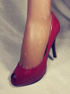 guess red peep toe heels