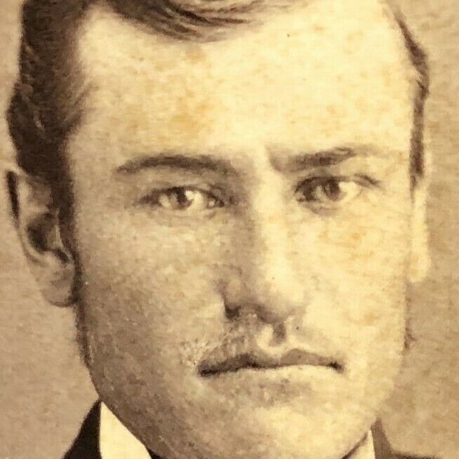 Victorian Photo Antique Carte De Visite CDV Handsome Man 1850s Wide Necktie suit