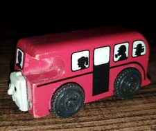 Thomas  Friends Train Wooden Railway Bertie 2001 Red Bus Passengers 