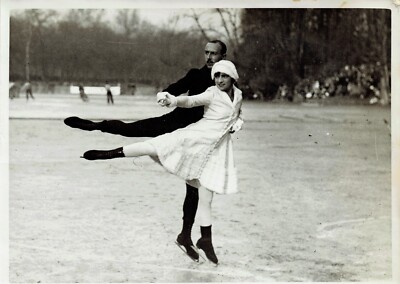 PRESSEFOTO Ph. MEURISSE Ca 1935 M.Mme BRUNET Olympiasieger in Amerika