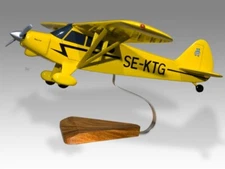 Piper PA-18 Super Cub Vallentuna Aviators Desk Wood Airplane Model Large 1/24