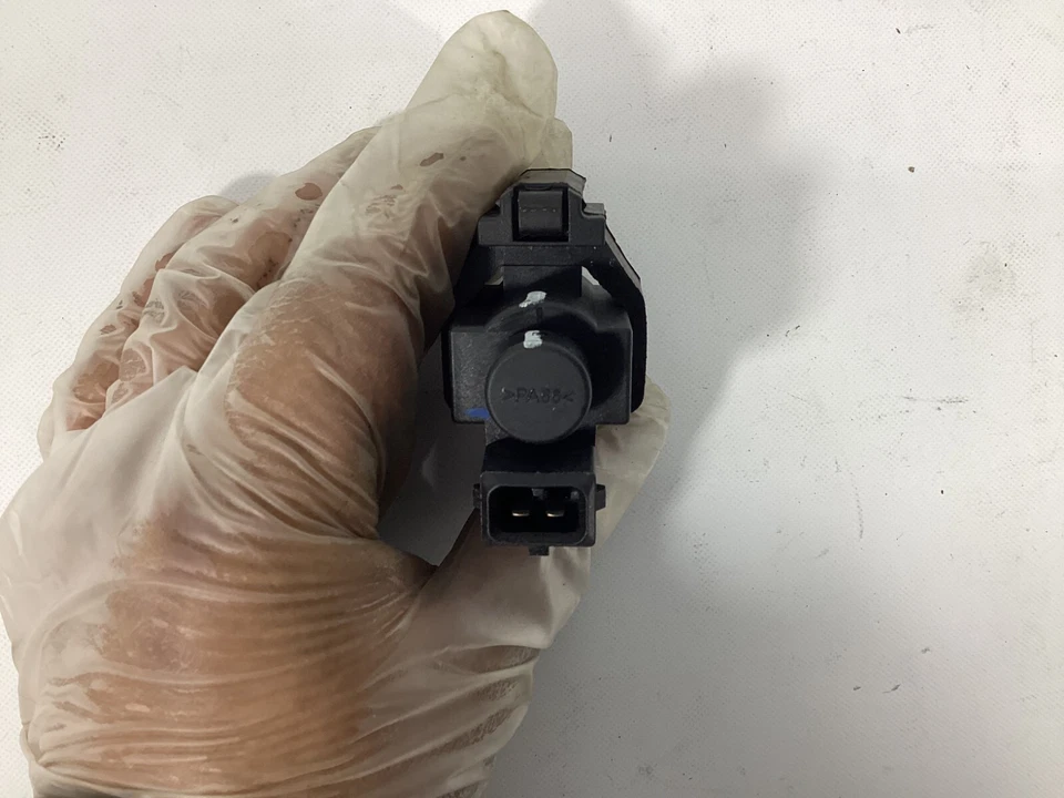 Unidad solenoide de válvula interruptor de vacío eléctrico BMW X3 2011-2016 7810831 OEM. Foto 4 de 4