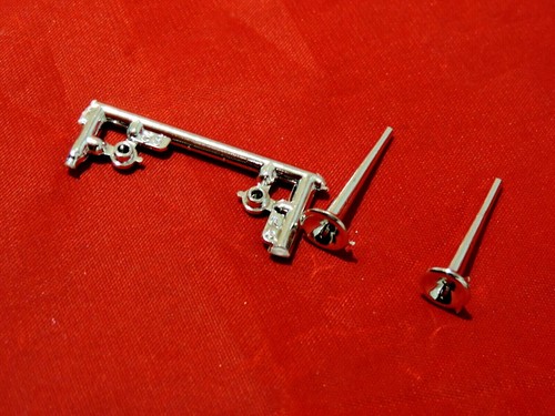 MPC Mack DM800 Semi Truck Cab Horns 1/25 - Picture 2 of 2