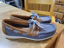 NWOB Ladies Lite Wght Deck Shoes By CLARKS Artisan sz 7-M Super Comfy!!