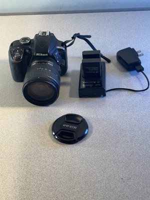 Nikon D3300 DSLR -w/AF S Nikkor Lens I8-70mm Batteries