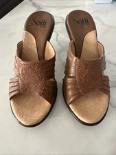 Soffit Noel Brown Leather Heel Sandals W/ Embroidered Design 7 M