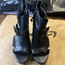 Nine West Black Leather Size 8.5 Beautiful Lot#132 No Box