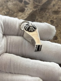 Colgante Silbato Cruz Grande Corazones Cromados 99c Subasta Sin Reserva