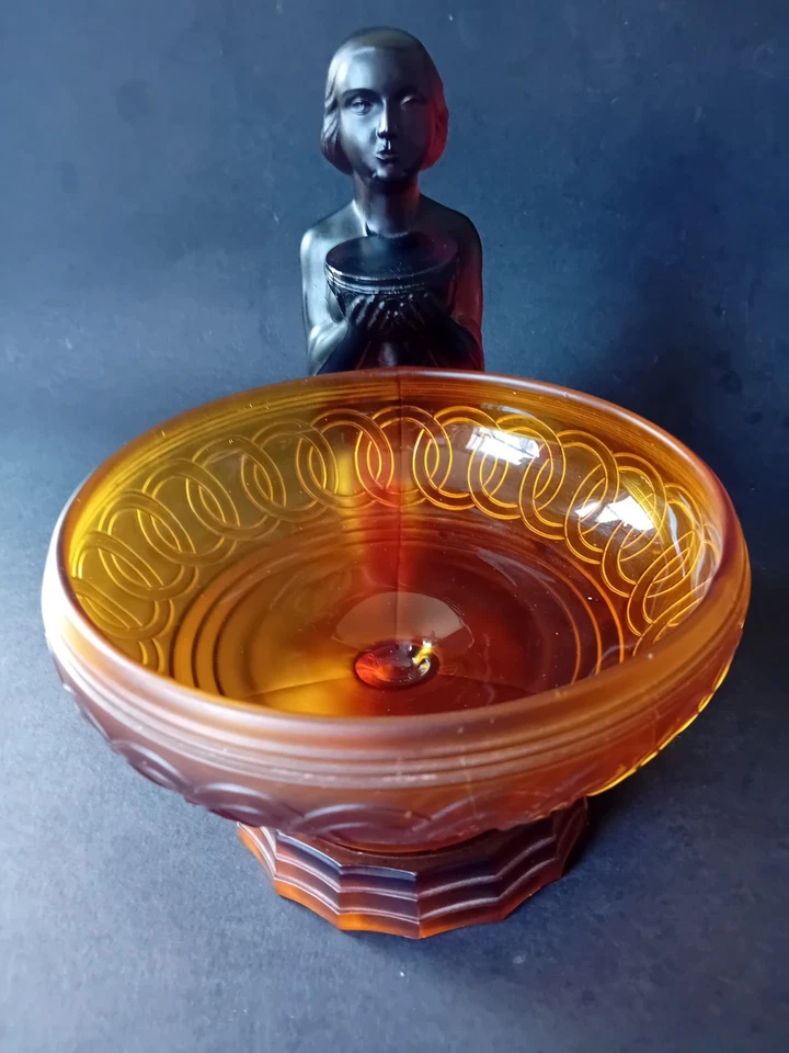 Rare Art Deco amber frosted glass large kneeling lady centrepiece - image 3 of 4