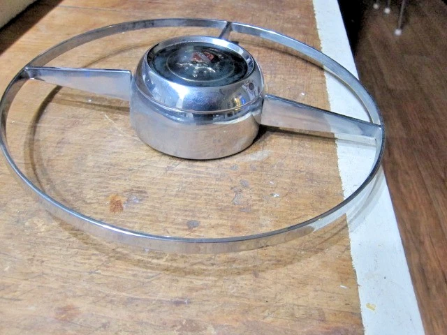 VERY NICE 1951-53 BUICK SPECIAL HORN RING WITH BUTTON OEM - Image 4 of 4