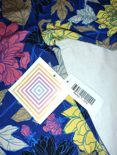 LuLaRoe Perfect T Short Sleeve Shirt Xtra X Small XXS NWT Hawaiian Flowers NEW - Picture 3 of 5