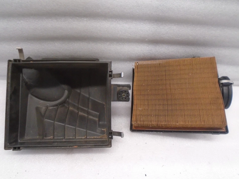 DK808304 2000-2006 BMW X5 FILTRO AIRE FILTRO CAJA MONTAJE CARCASA (1437112) OEM Foto 2 de 4