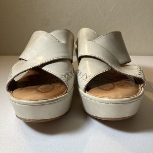 Born Wedge Sandals Size 9 Beige Crisscross Leather - Picture 2 of 8