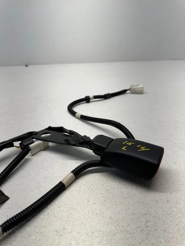 Lexus Es350 2007-2012 hebilla de cinturón de seguridad delantero izquierdo 7323033600 OEM 221614 Foto 4 de 4