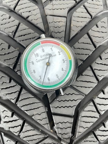 2x Yokohama BluEarth WinterV905 235/45 R18 98V XL M+S Winterreifen DOT2018 6.5mm - Bild 6 von 13