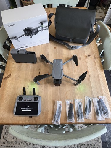 DJI Mavic Air 3S Drohne Fly More Combo + RC2 Fernbedienung + Tragetasche + Ersatzobjektiv