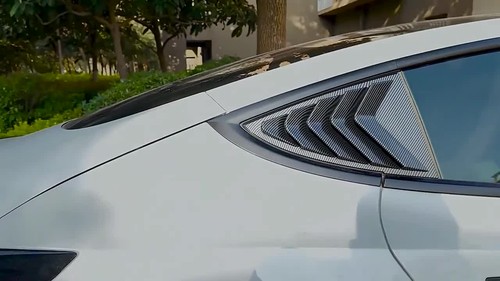 Cubierta de persiana de ventana lateral estilo deportivo para accesorios Tesla modelo Y 2020-2026 - Vídeo 1 de 1